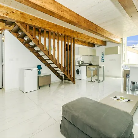 Sliema, Guest House. Theoria Travel *
