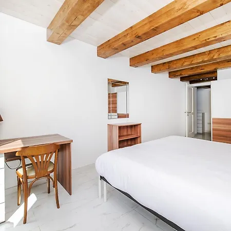 Sliema, Guest House. Theoria Travel بيت ضيافة *