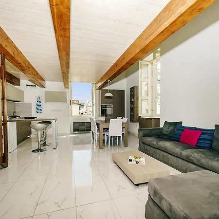 Sliema, Guest House. Theoria Travel بيت ضيافة *