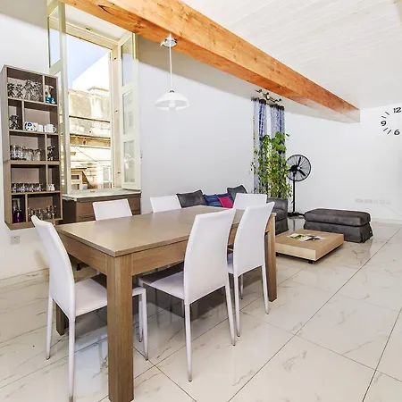بيت ضيافة Sliema, Guest House. Theoria Travel سليمة