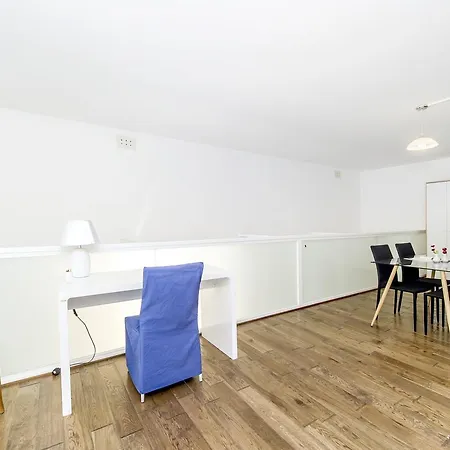 Sliema, Guest House. Theoria Travel