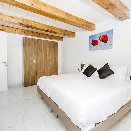 بيت ضيافة Sliema, Guest House. Theoria Travel سليمة