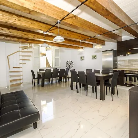 Sliema, Guest House. Theoria Travel بيت ضيافة *